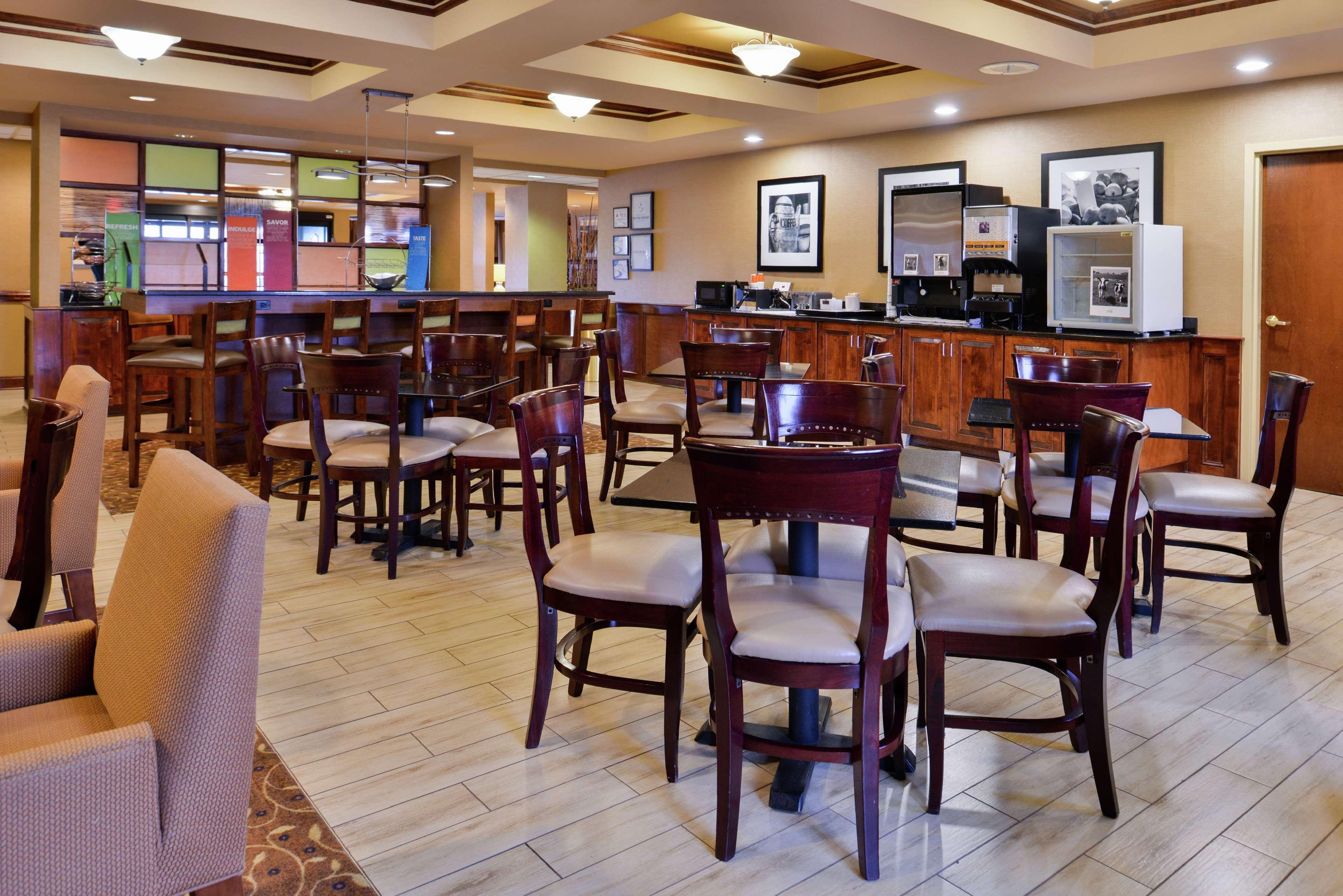 Hampton Inn Greensboro East / Mcleansville מראה חיצוני תמונה
