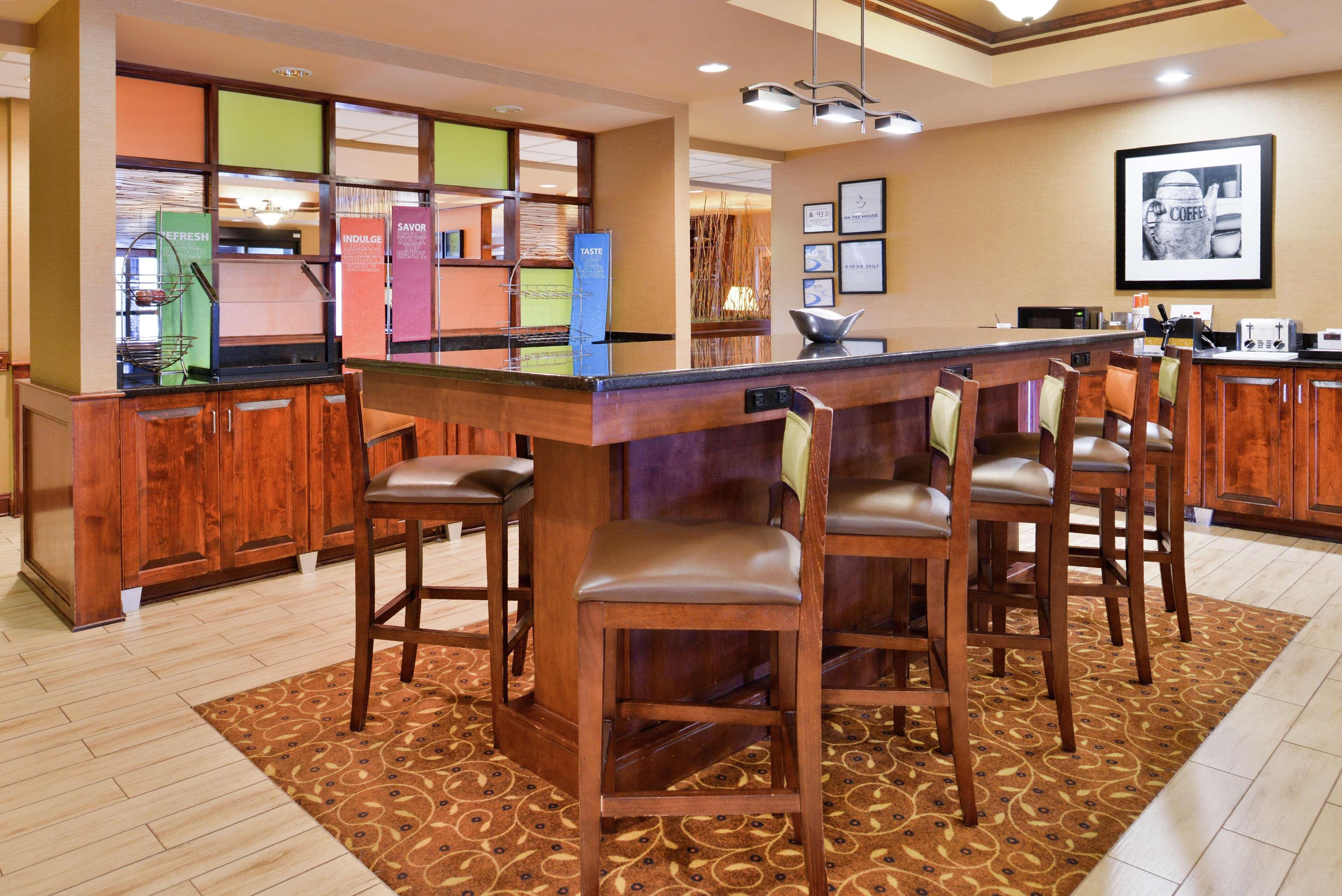 Hampton Inn Greensboro East / Mcleansville מראה חיצוני תמונה