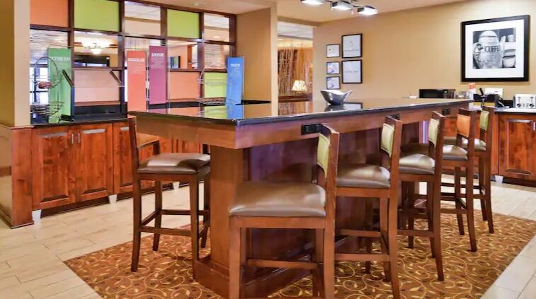 Hampton Inn Greensboro East / Mcleansville מראה חיצוני תמונה